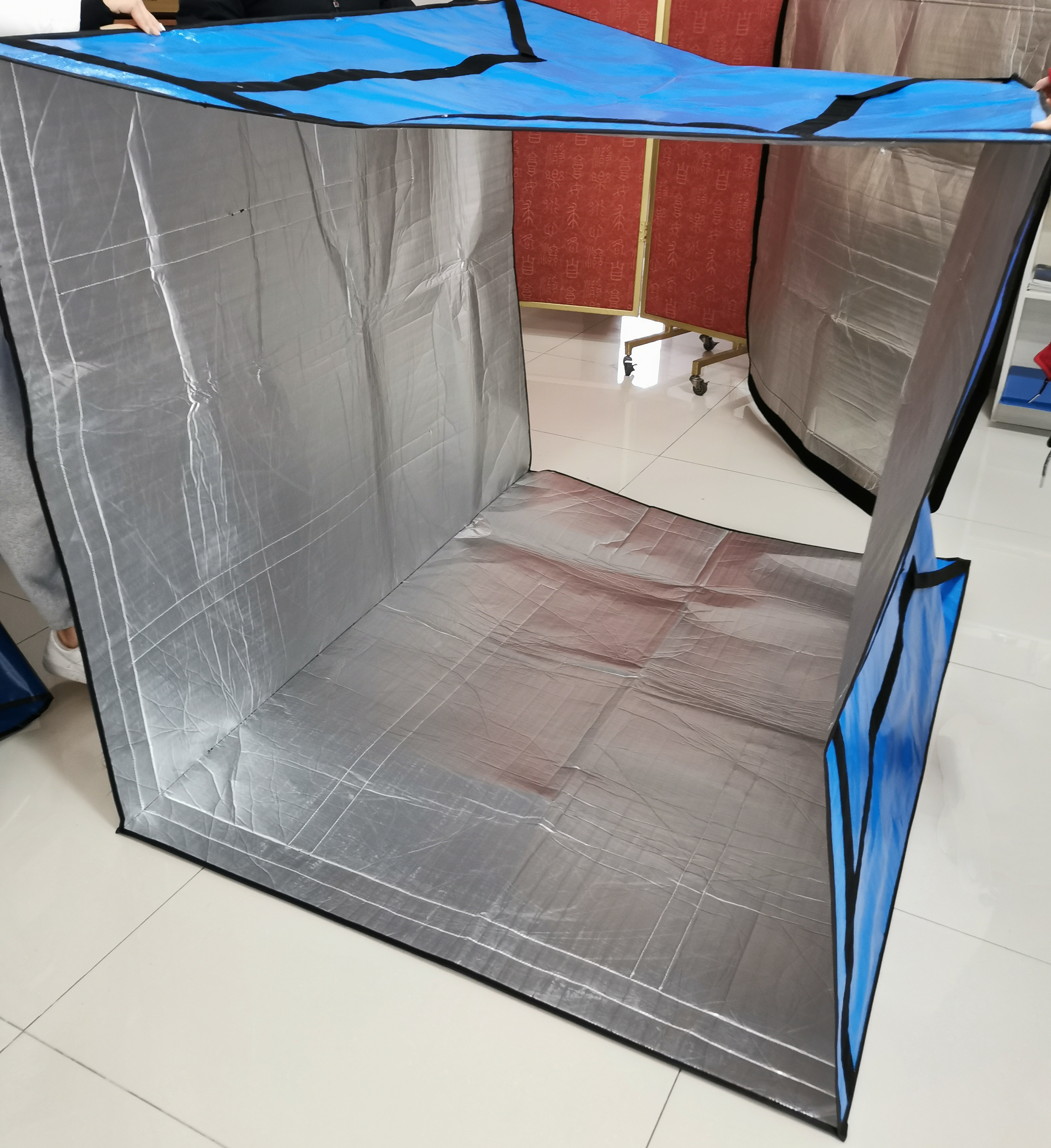 Aluminum foil bubble insulated pallet cover