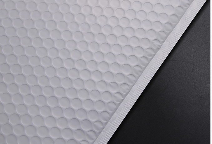 E-commerce bubble packaging bags thickened express envelope bags white kraft paper bubble envelope bags