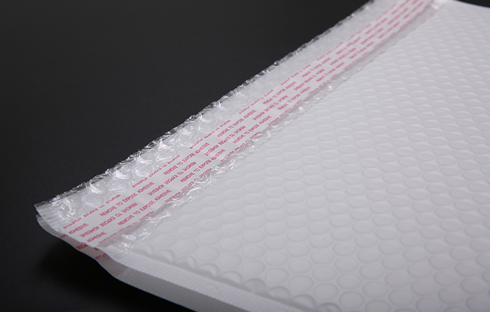 E-commerce bubble packaging bags thickened express envelope bags white kraft paper bubble envelope bags