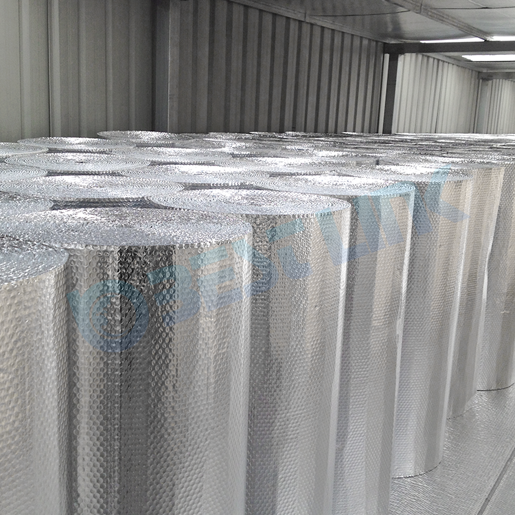 Single-sided aluminum foil bubble insulation material